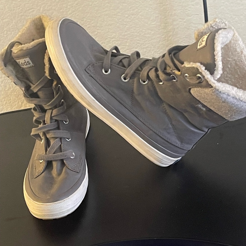 Grey Insulated HighTop Keds